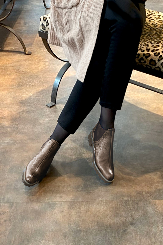 Bronze beige and taupe brown women's ankle boots, with elastics. Round toe. Low rubber soles. Worn view - Florence KOOIJMAN